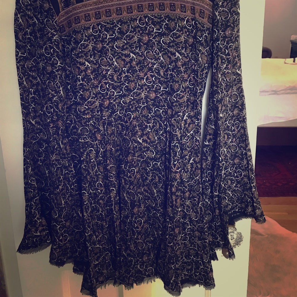 Short Bell Sleeve Flowing Boho Black Print